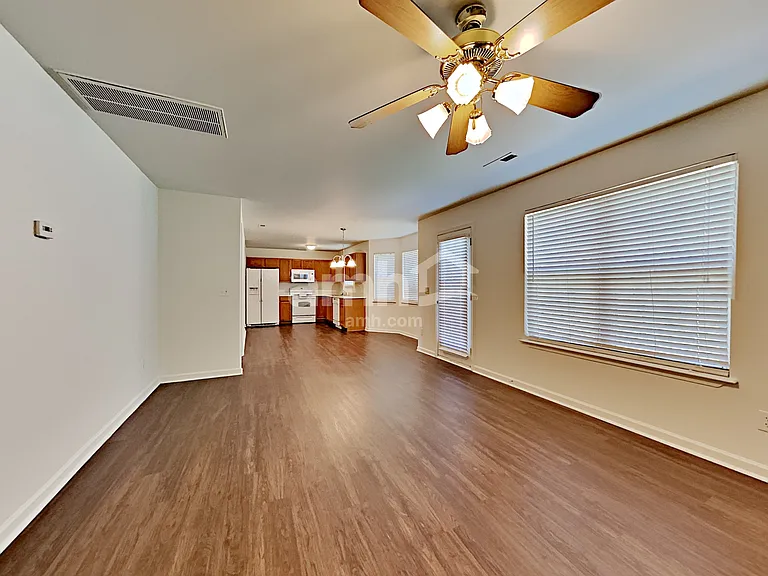 117 Rock Glen Ct — Photo 8