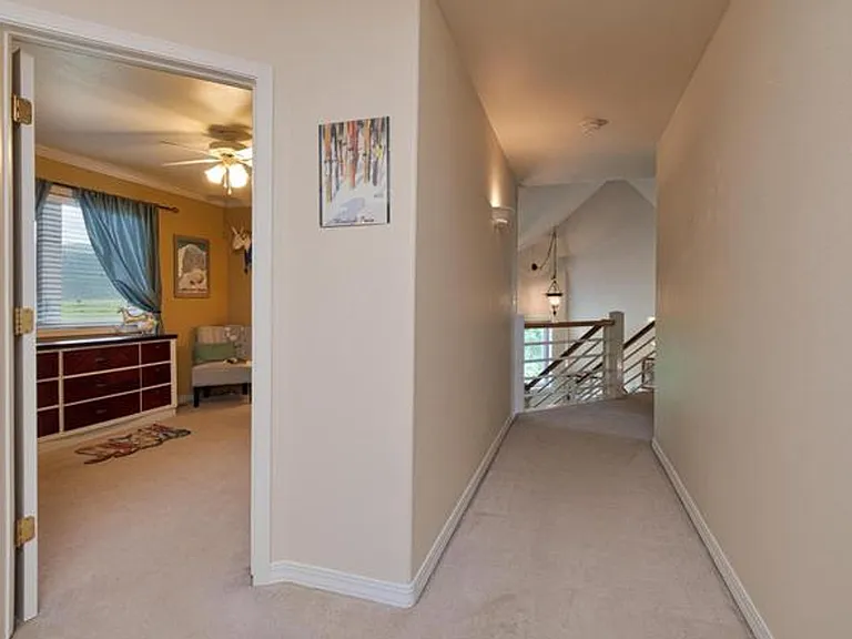 1480 Cresthaven Dr — Photo 5