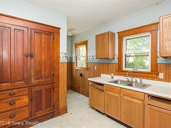 3rd image of 801 4th St
