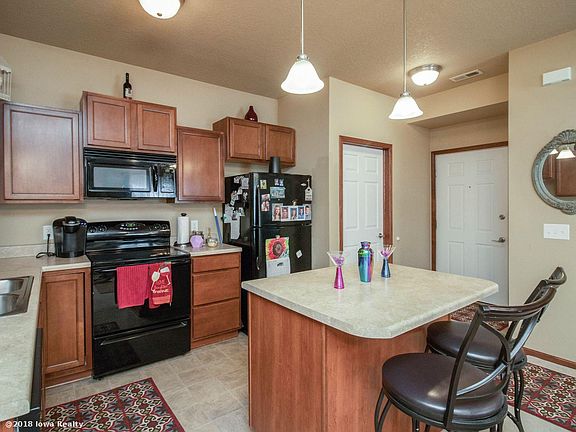 4th image of 10325 Essex Dr Unit 13