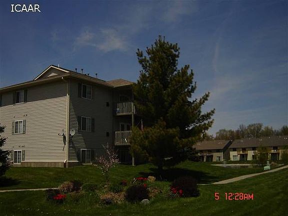 3rd image of 1040 Duchess Dr Unit 11