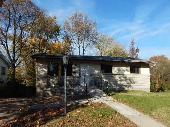 10049 Duke Dr, Saint Louis, MO 63136