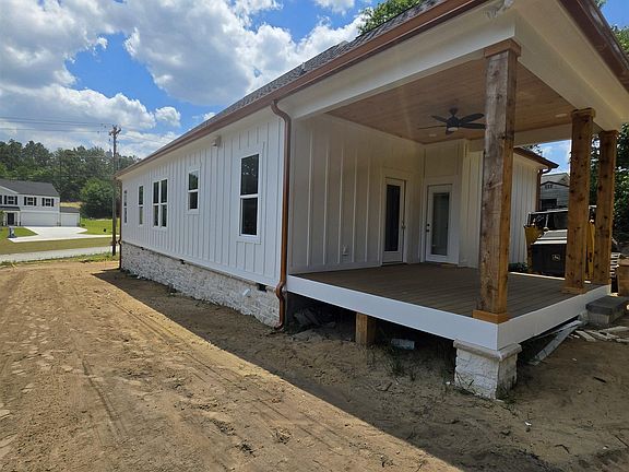 4th image of 1116 Nazareth Rd
