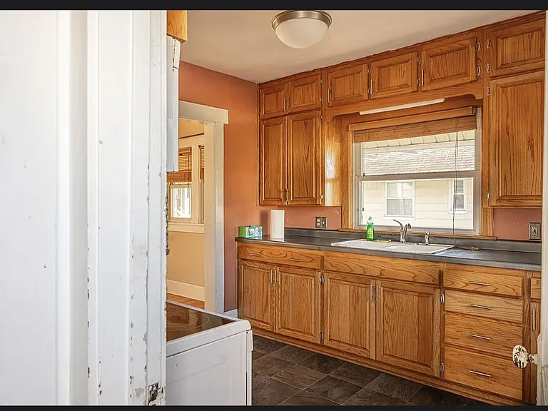2102 York St — Photo 5