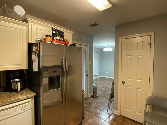 4th image of 2910 Jadestone Dr