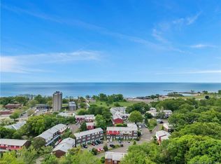 48 Savin Park #48, West Haven, CT 06516