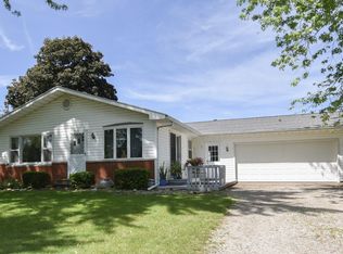 903 W Shore Rd, Bronson, MI 49028