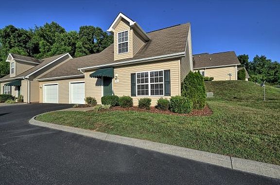2nd image of 401 Stratford Ct