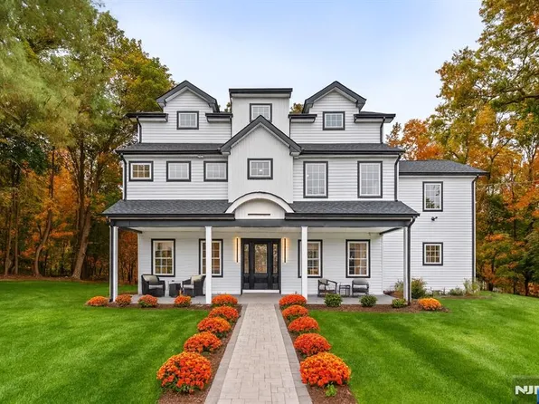 286 Squaw Brook Rd, North Haledon, NJ 07508