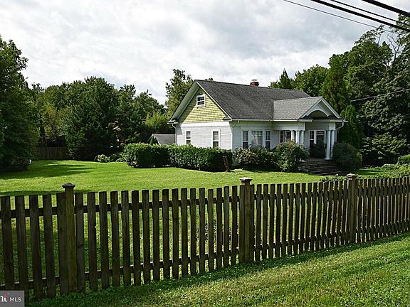 2nd image of 309 W Diamond Ave