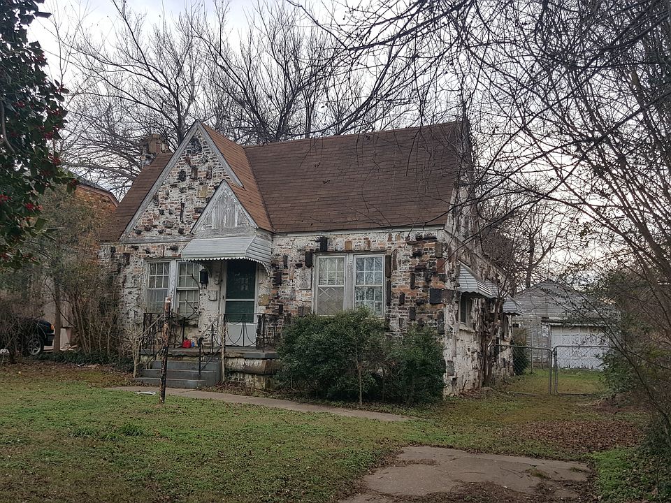 1st image of 2742 E King St
