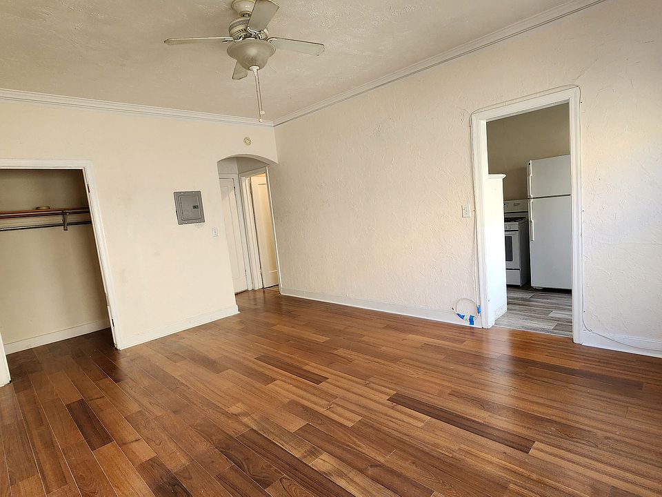 2nd image of 226 E 15th St #2
