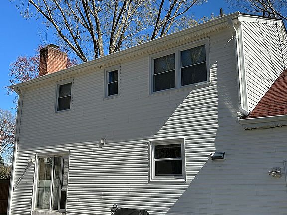 3rd image of 839 Hailsham Pl