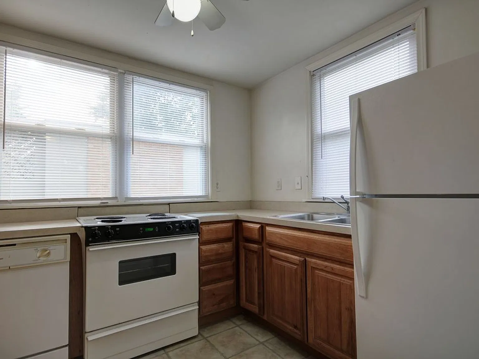 804CH — Photo 3