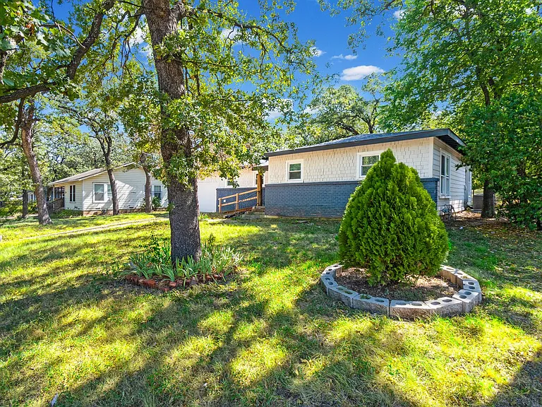 2515 Yeager St — Photo 24