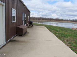 2564 E Pleasant Rd, Woodlawn, IL 62898