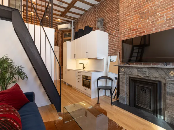 138 W 10th St #1REAR, New York, NY 10014