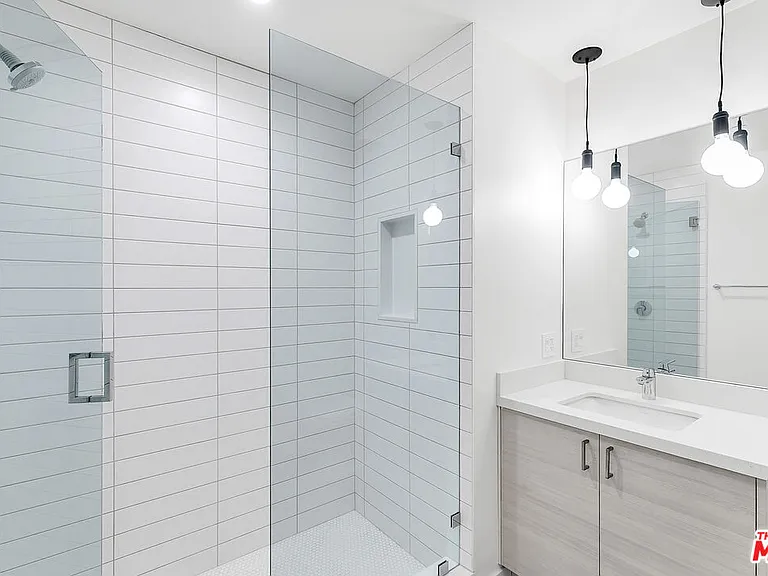 747 Lillian Way #7 — Photo 13