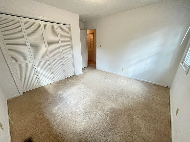 106 Downing Ct — Photo 28