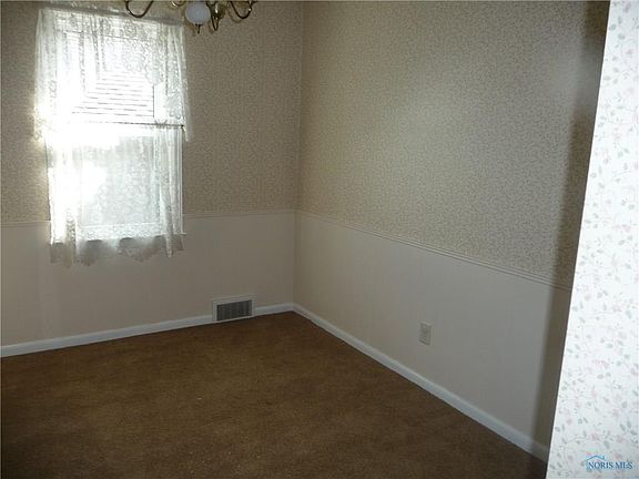 2nd image of 928 W College Ave