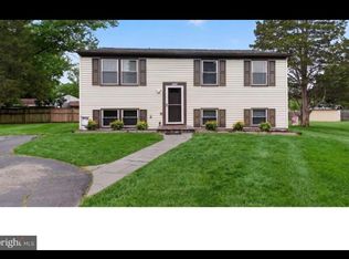 1245 Wilshire Dr, Herndon, VA 20170