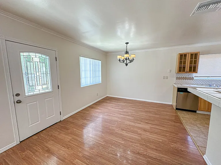 7353 Yarmouth Ave — Photo 3
