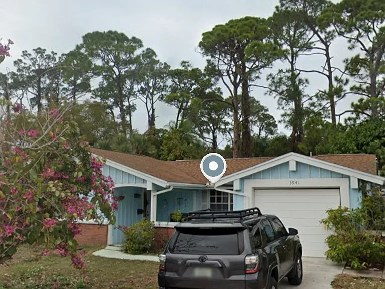 3941 Stratfield Dr — Photo 2