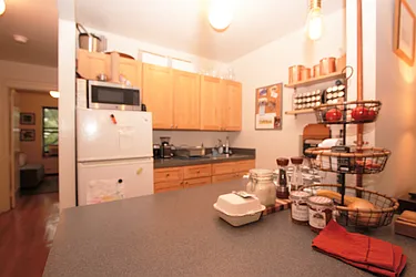 Rented by R New York