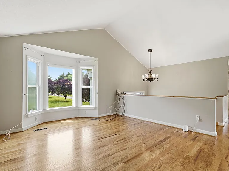 131 Stonedown Ln — Photo 4