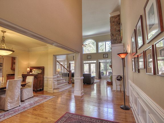 3rd image of 104 Alder Springs Ln