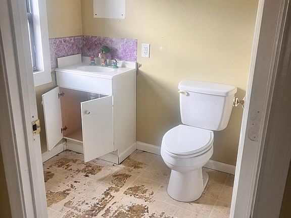 4th image of 2106 Russell Ave SW