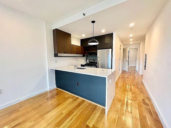 2nd image of 21 E 19th St #3D