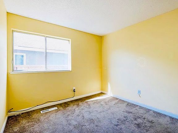 3rd image of 3725 Gladstone Dr #1059-0.1059