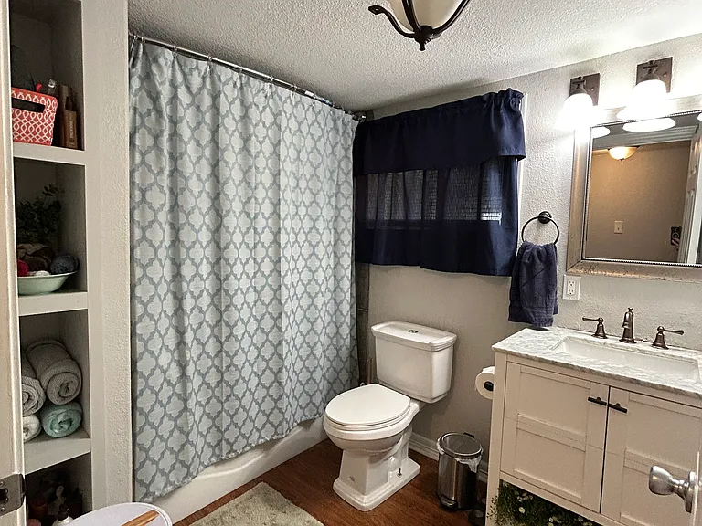 712 Hale St — Photo 25