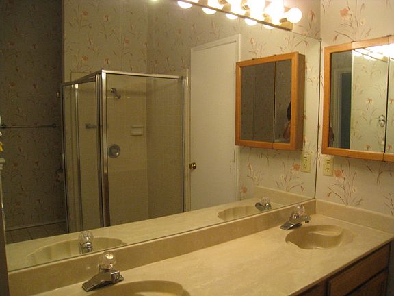 3rd image of 4317 Kelly Hill Dr