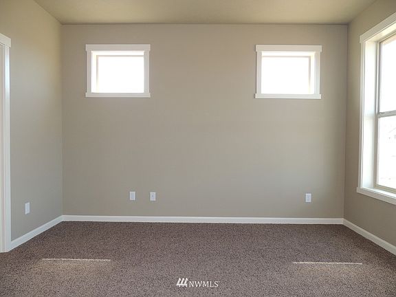 5th image of 915 Country Avenue