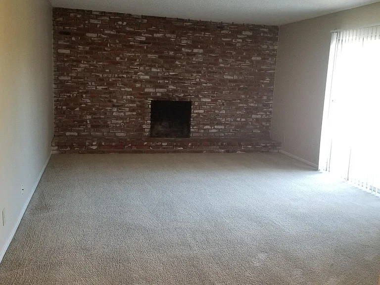 687 W Donna Dr — Photo 14