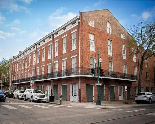 802 Saint Charles Ave Photo 1
