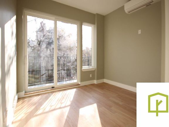 3rd image of 924 Dekalb Ave APT 5L