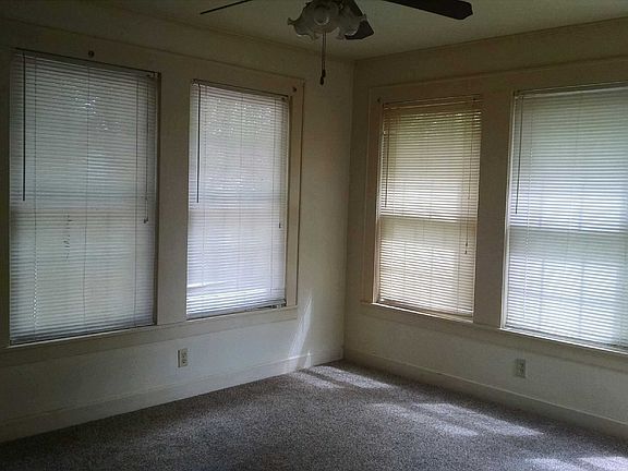 5th image of 142 Oaklawn St
