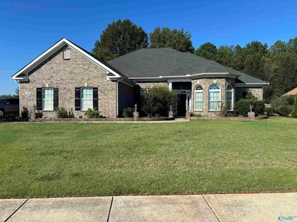 226 Waterbrook Ln, Harvest, AL 35749