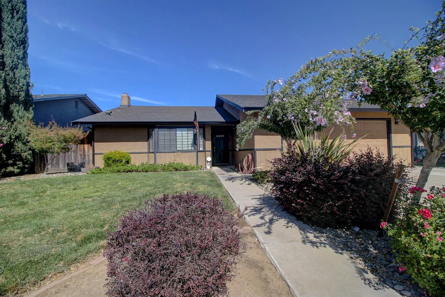 2713 Pinnacles Dr photo 1