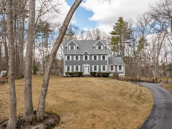 28 Peaslee Court, Hampstead, NH 03841