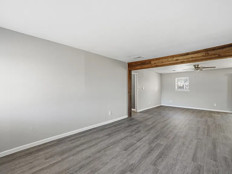 2721 Ash Park Dr — Photo 4