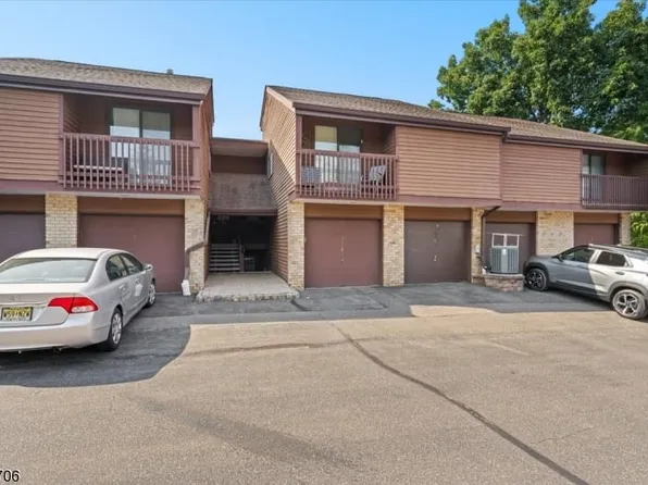 37 Meadowview Dr, Annandale, NJ 08801