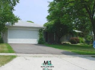 30290 Old Stream St, Southfield, MI 48076