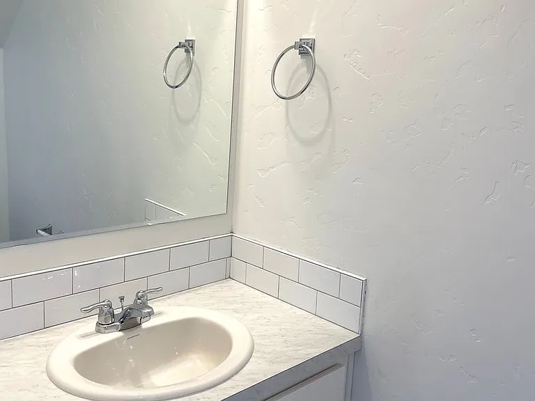 5500 Cherry Ln — Photo 9