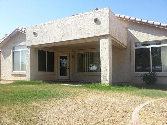 10933Ameria_backyard1