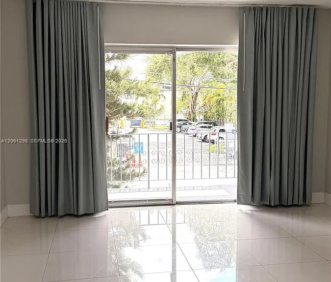 5100 W Flagler St #204 — Photo 8