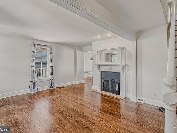 3rd image of 309 Lennox Ave